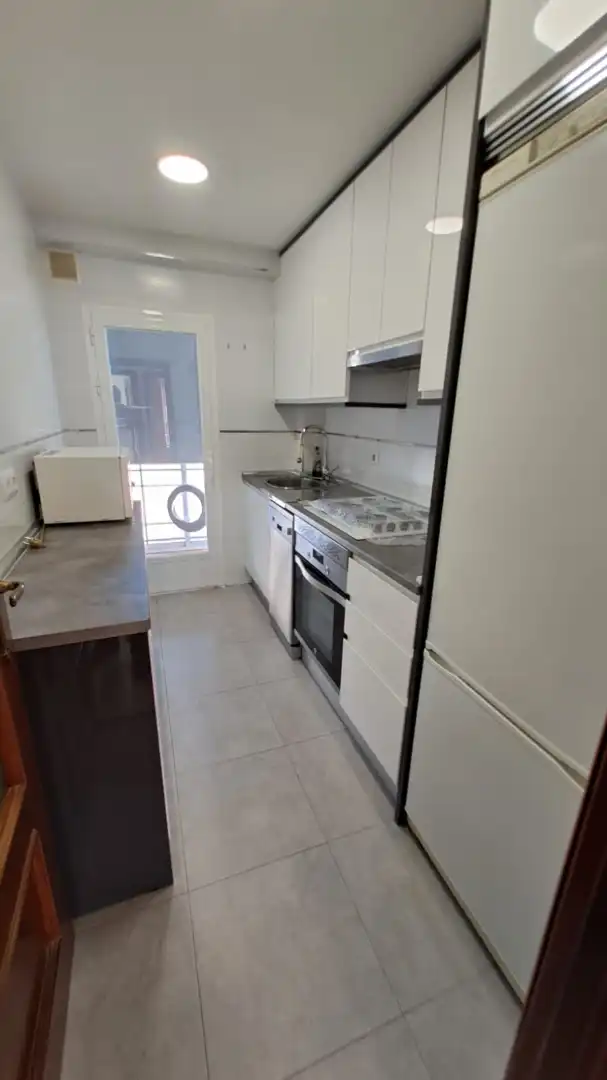 Flat for sale in Calle de Troya, imagen 2