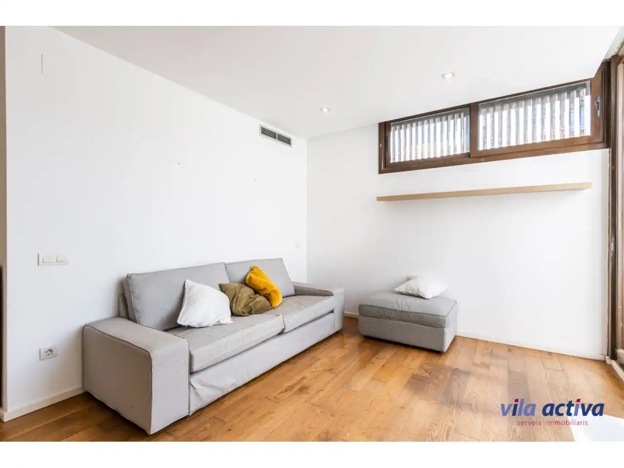 Living room of Flat for sale in Sabadell  with Air Conditioner, Heating and Parquet flooring