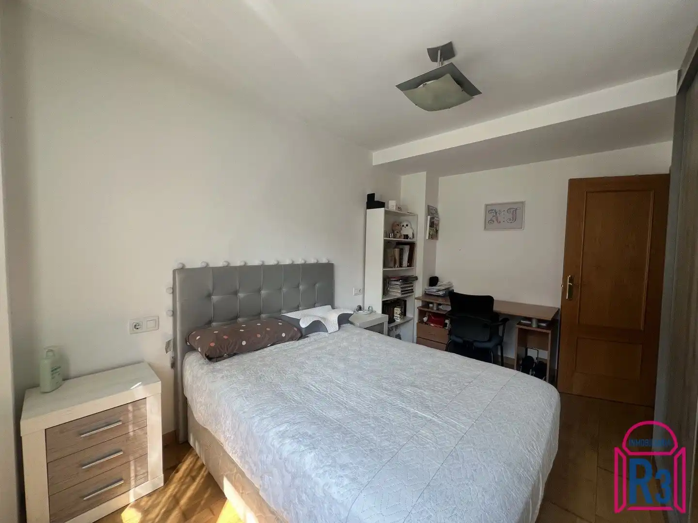 Dormitori de Apartament en venda en Villaquilambre amb Calefacció, Terrassa i Traster