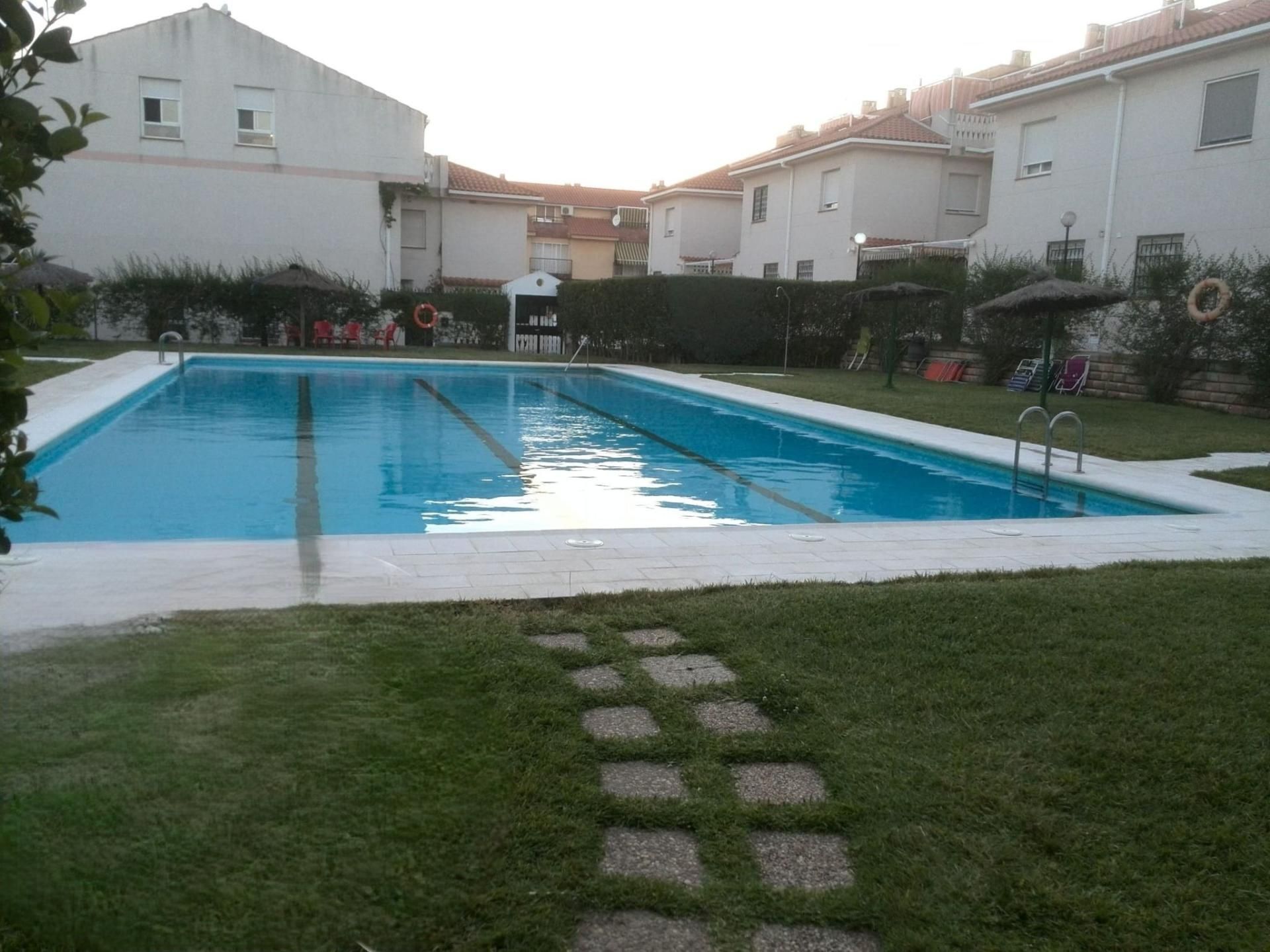 Piscina de Casa o chalet en venta en Badajoz Capital con Aire acondicionado, Calefacción y Piscina comunitaria