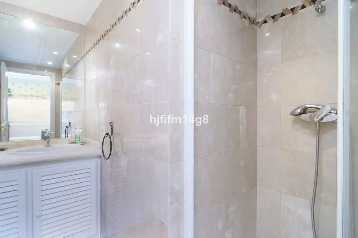 Penthouse mit Aufzug zum Verkauf in Nueva Andalucía, imagen 17