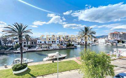 Exterior view of Flat for sale in Empuriabrava  with Air Conditioner, Terrace and Furnished