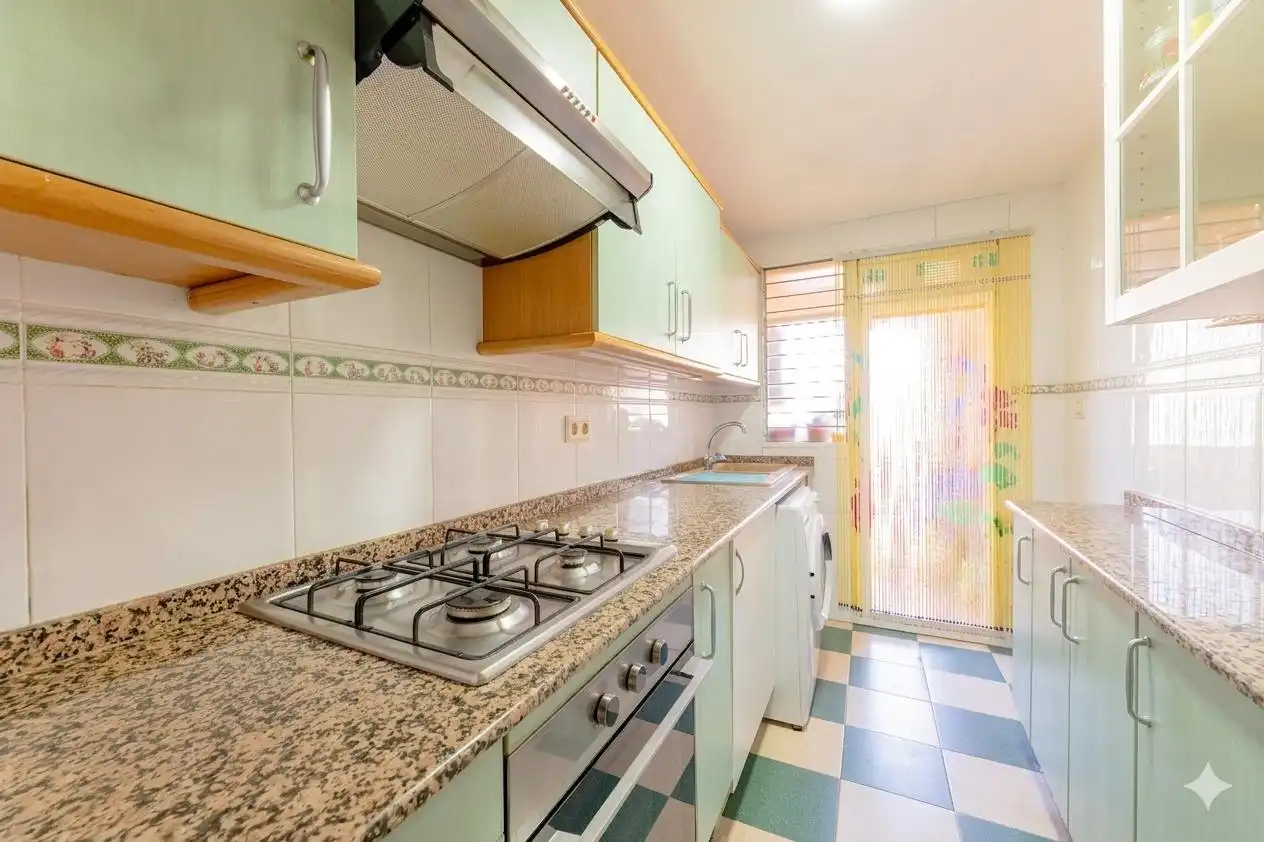 Kitchen of Flat for sale in La Pobla de Vallbona  with Balcony
