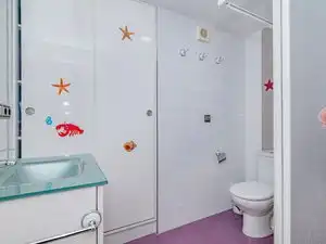 Bathroom of Flat for rent in Almuñécar  with Air Conditioner, Terrace and Furnished