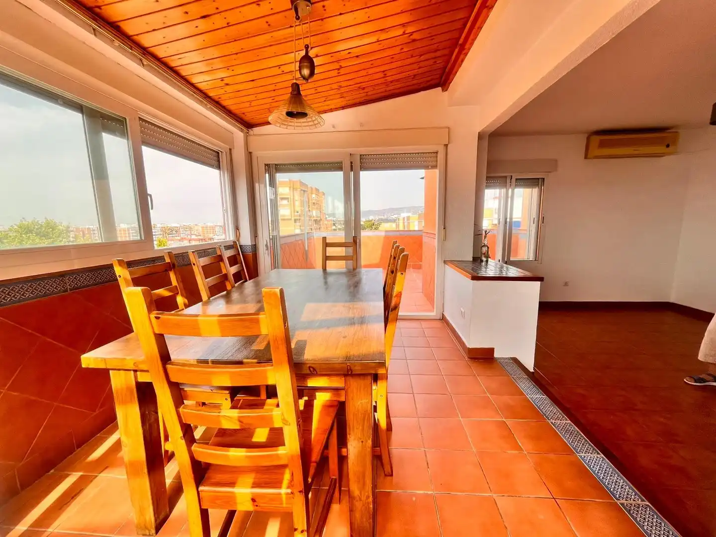 Esszimmer von Dachboden zur Miete in Córdoba mit Klimaanlage und Terrasse