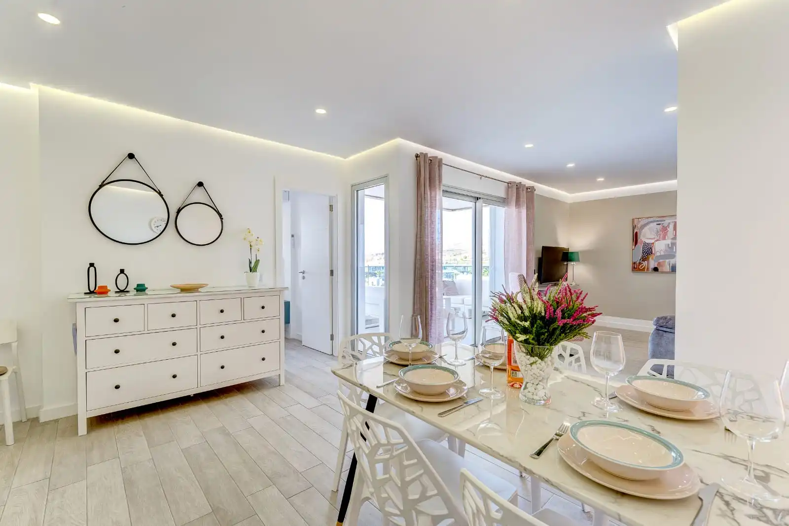 Menjador de Apartament en venda en Adeje amb Terrassa, Piscina i Moblat