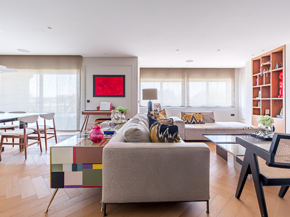 Living room of Apartment for sale in  Madrid Capital  with Terrace, Storage room and Community pool