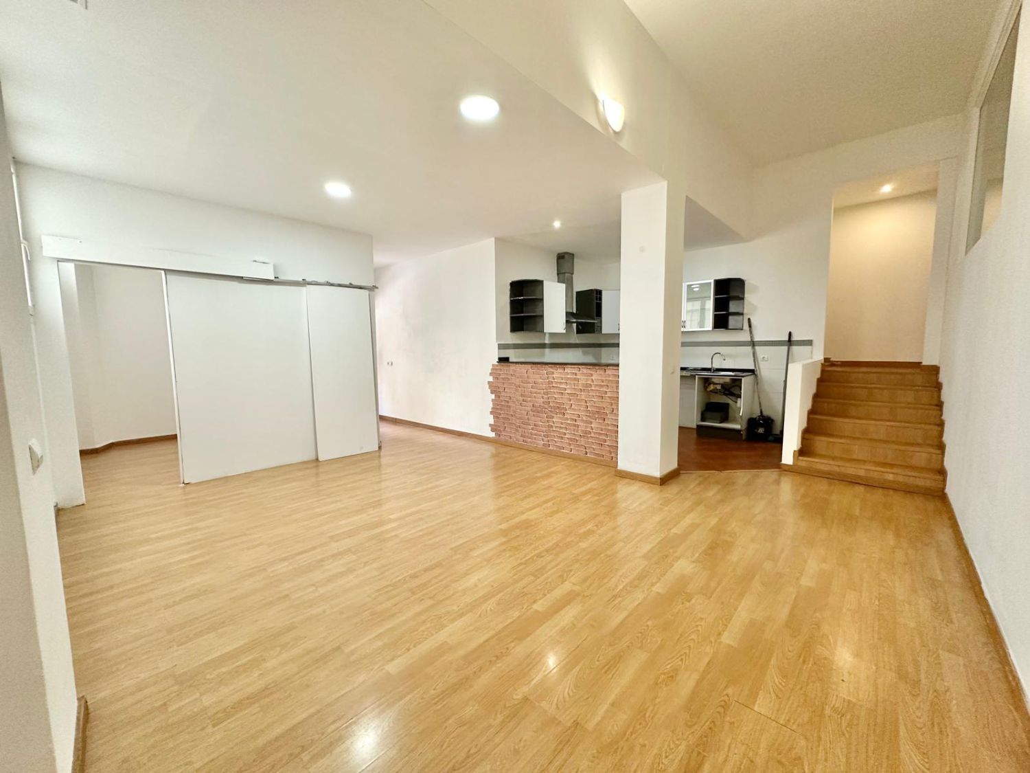 Piso de alquiler en L'Hospitalet de Llobregat con Parquet