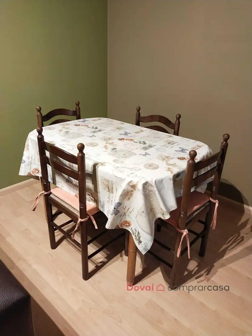 Comedor de Piso de alquiler en O Porriño   con Calefacción y Trastero