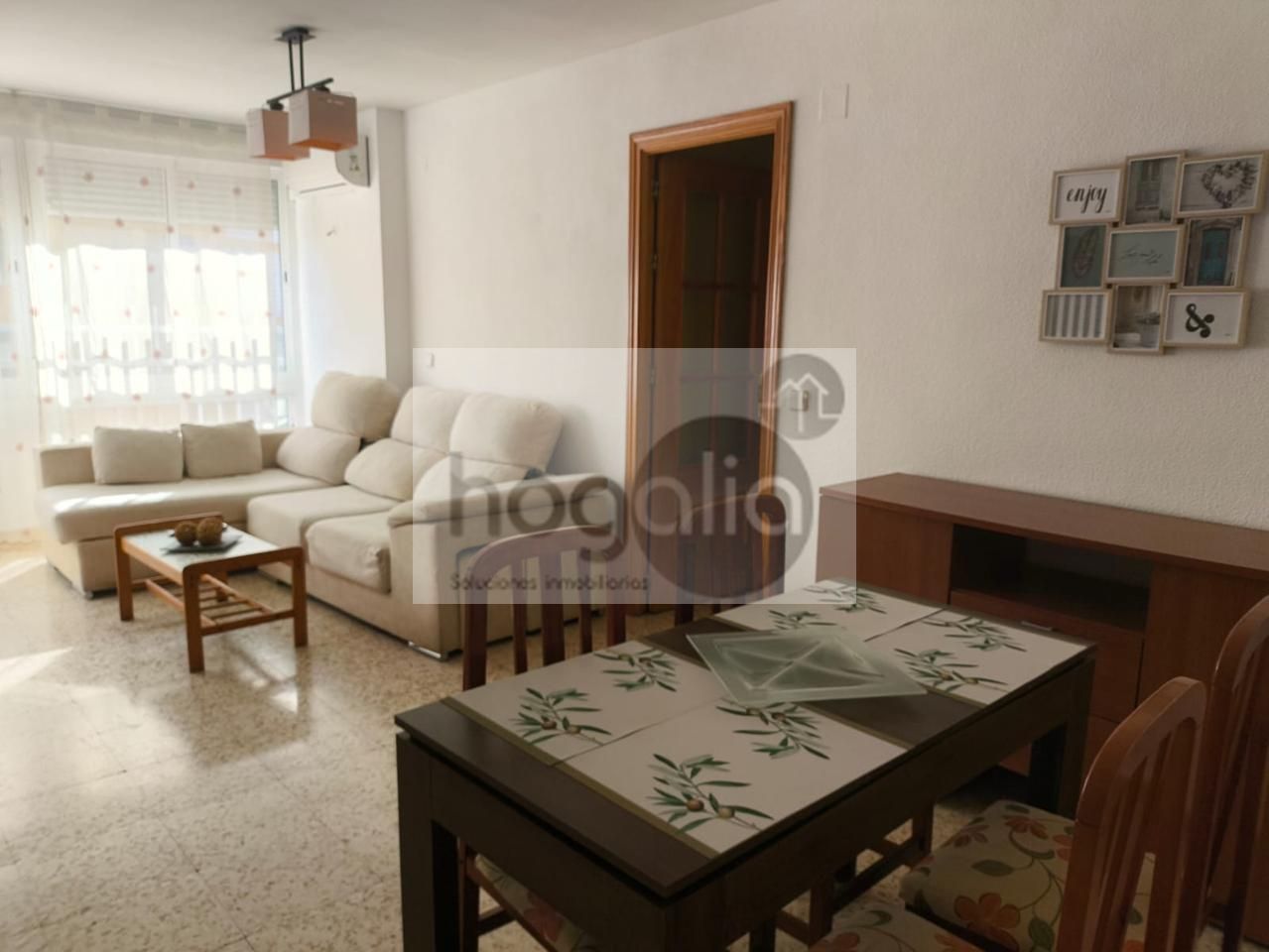 Living room of Flat to rent in  Sevilla Capital  with Air Conditioner and Furnished