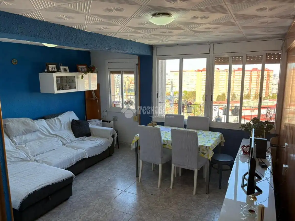Living room of Flat for sale in Cornellà de Llobregat