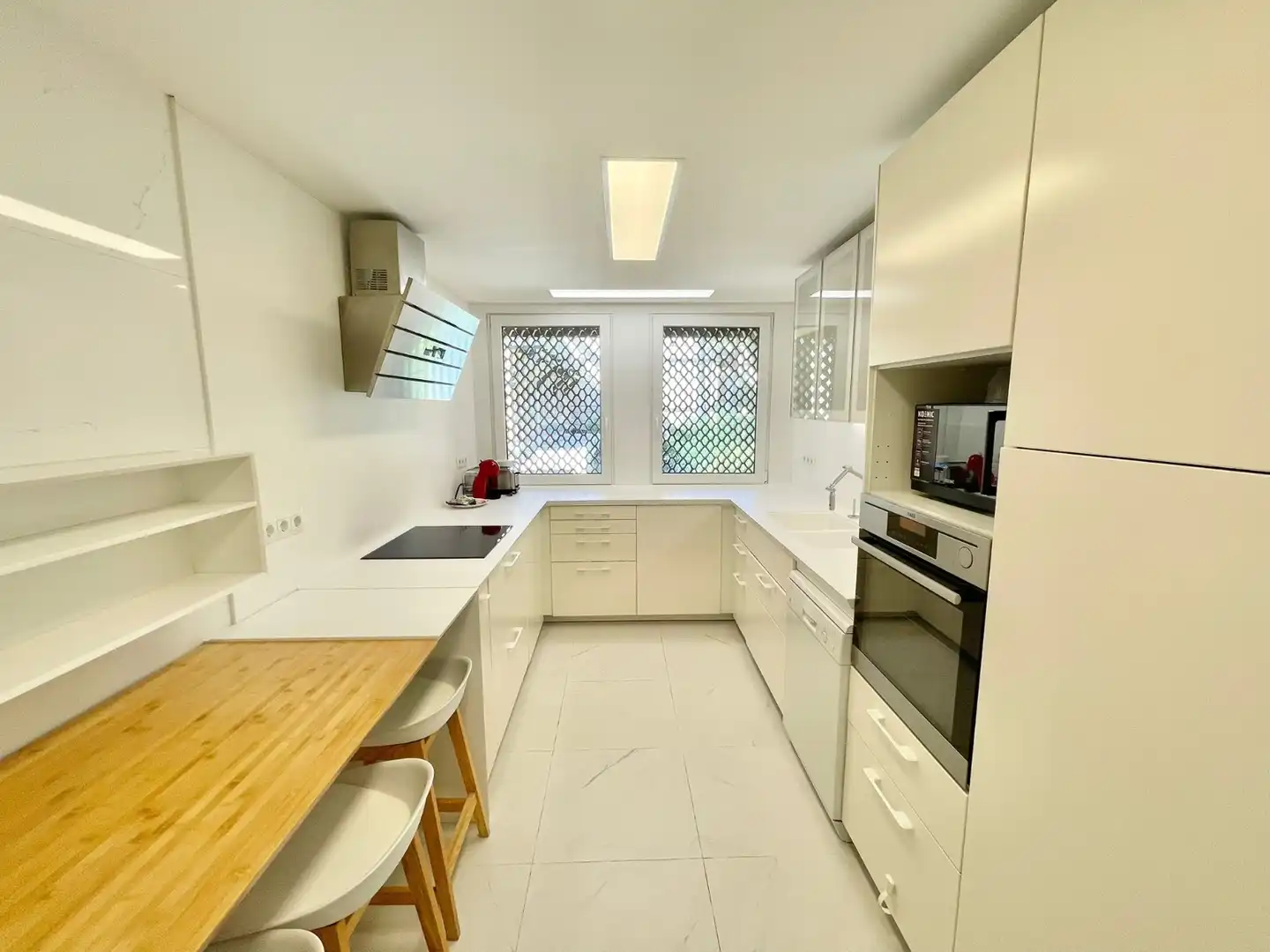 Cocina de Dúplex de alquiler en Marbella con Aire acondicionado, Terraza y Amueblado