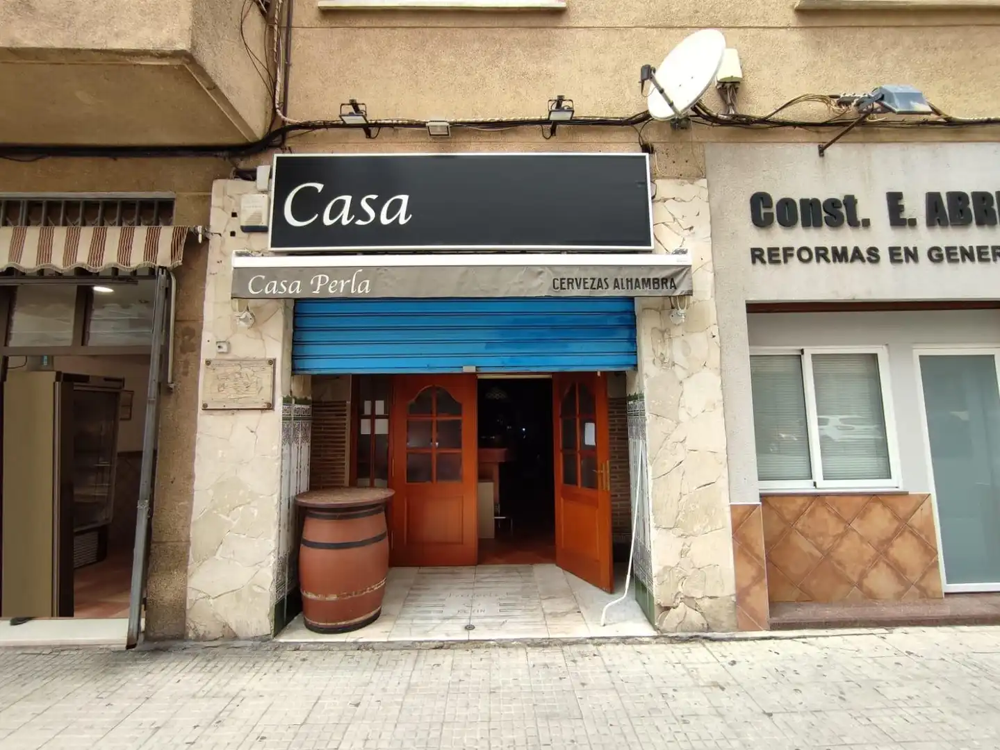 Locale commerciale in vendita a Calle del Perú