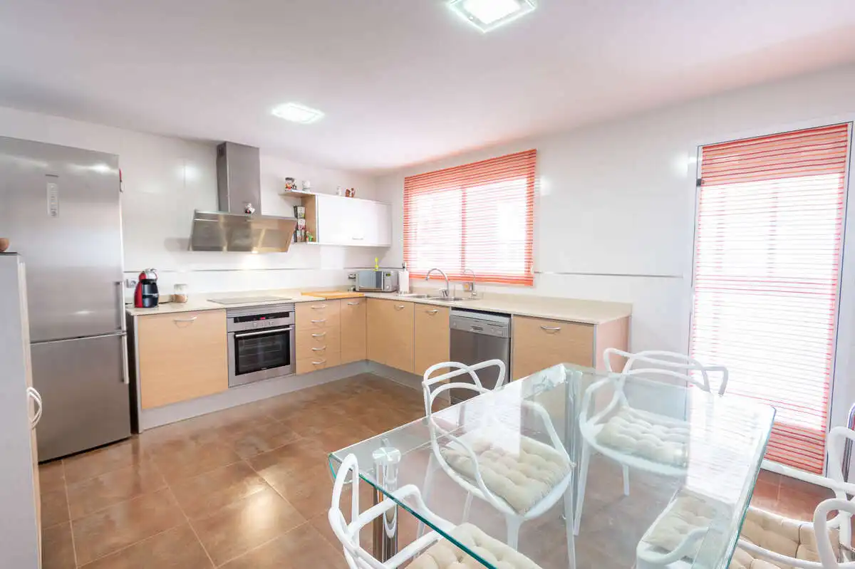 Cocina de Casa adosada en venta en Les Alqueries / Alquerías del Niño Perdido con Aire acondicionado, Calefacción y Jardín privado