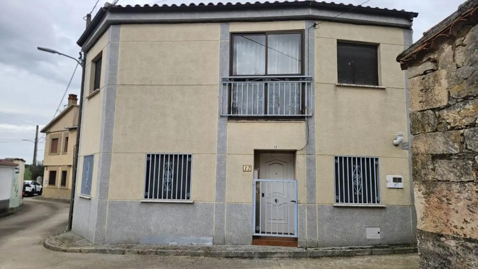 Vista exterior de Casa o xalet en venda en Vega de Tirados amb Balcó