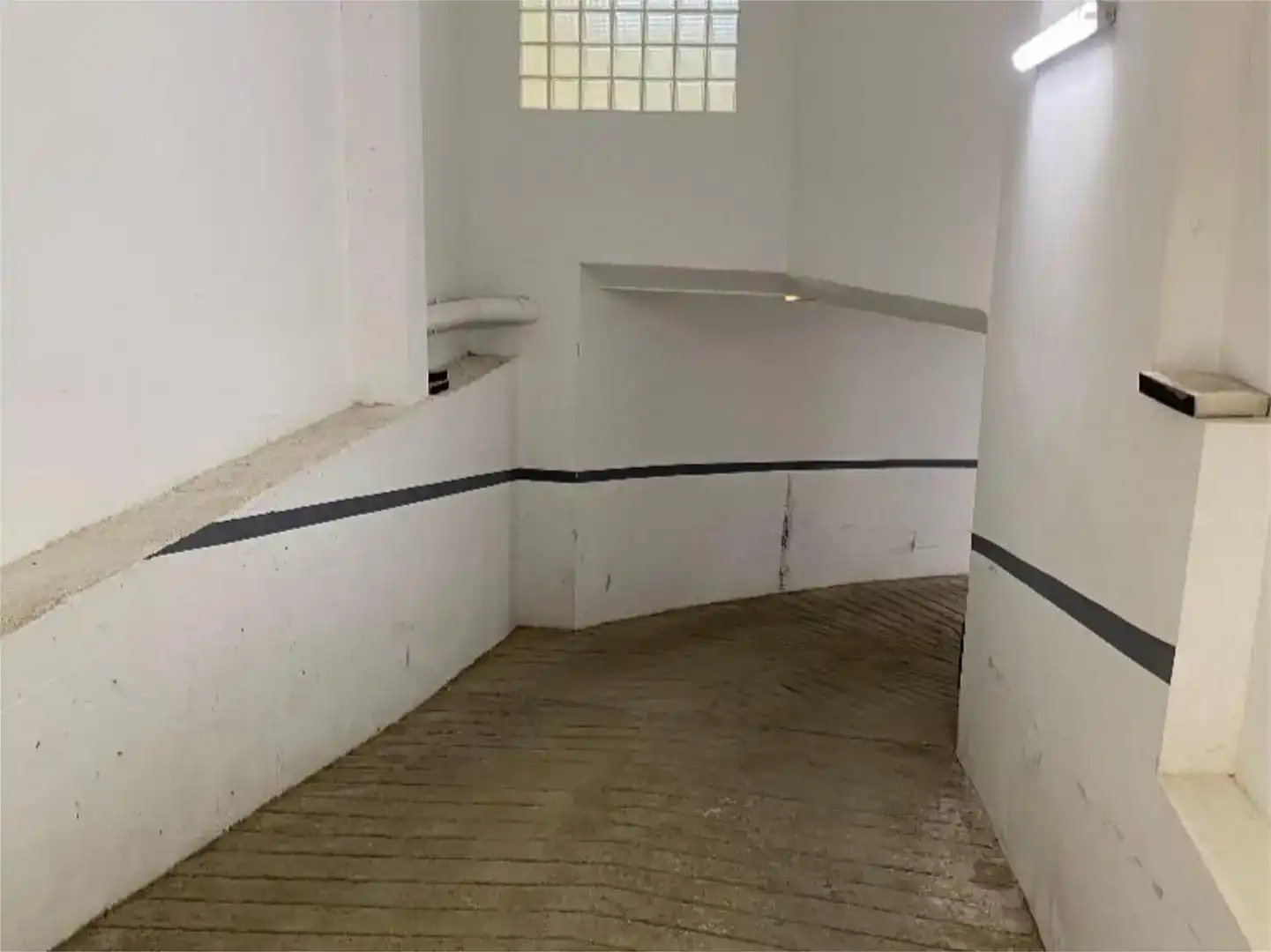 Garaje de alquiler en Colera