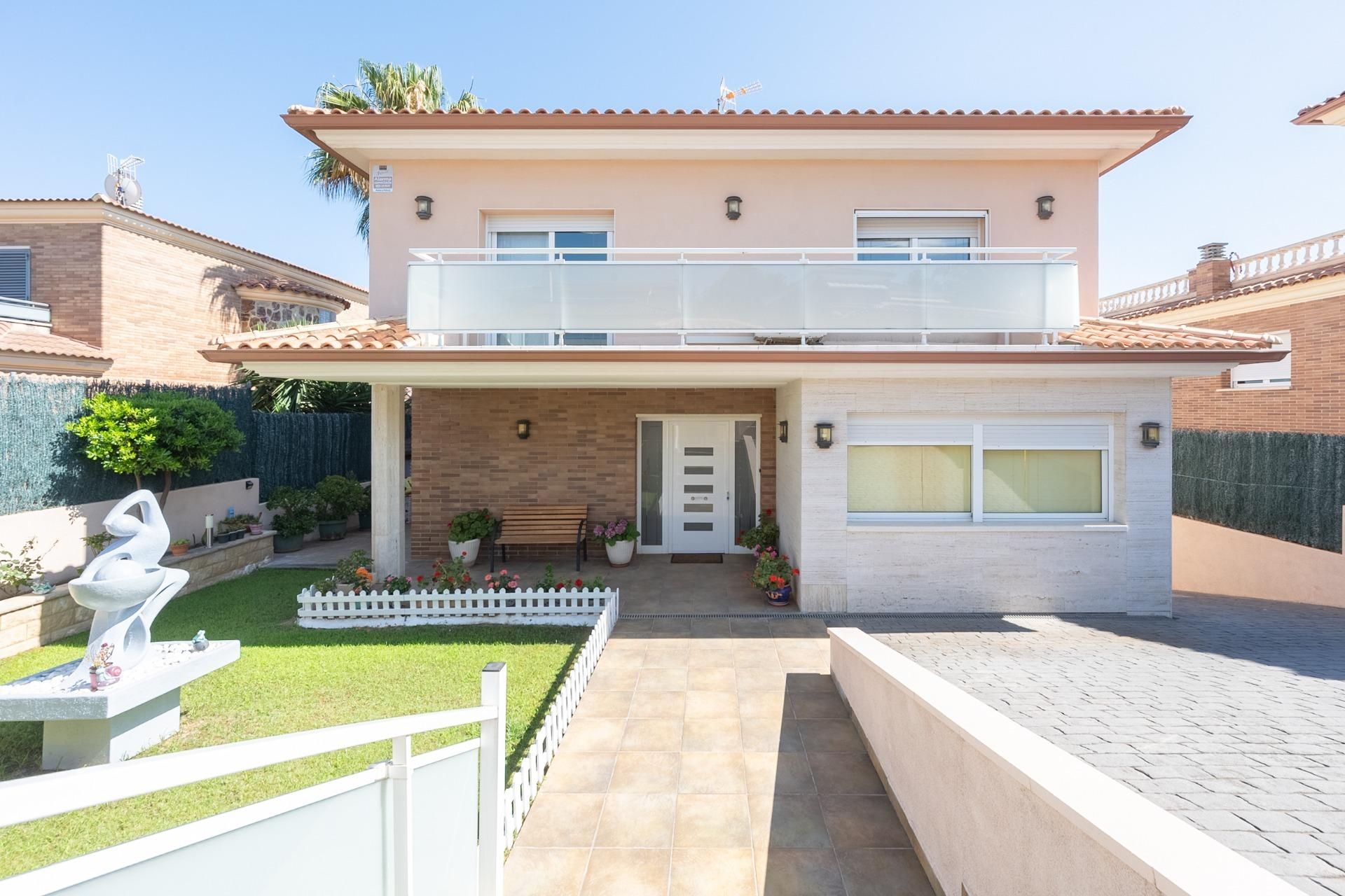 Casa o xalet en venda a Cunit Residencial
