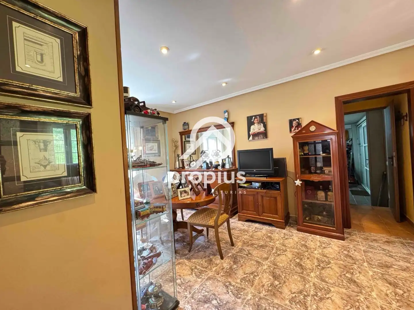 Houses for sale in Avilés  with Heating, Private garden and Parquet flooring
