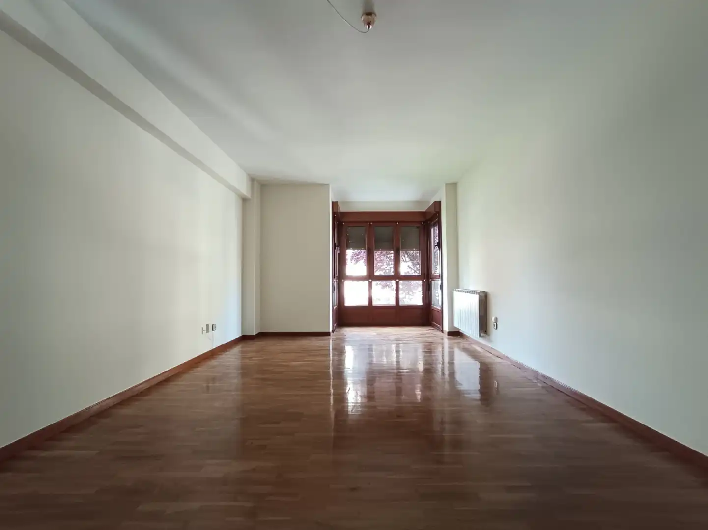 Piso de alquiler en Gijón  con Calefacción, Parquet y Terraza