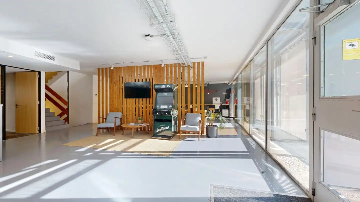 Office for sale in Madrid  with Air Conditioner, Heating and Storage room