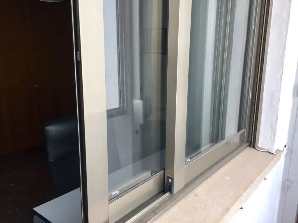 Wohnung zur Miete in Valencia mit Klimaanlage, Heizung und Abstellraum