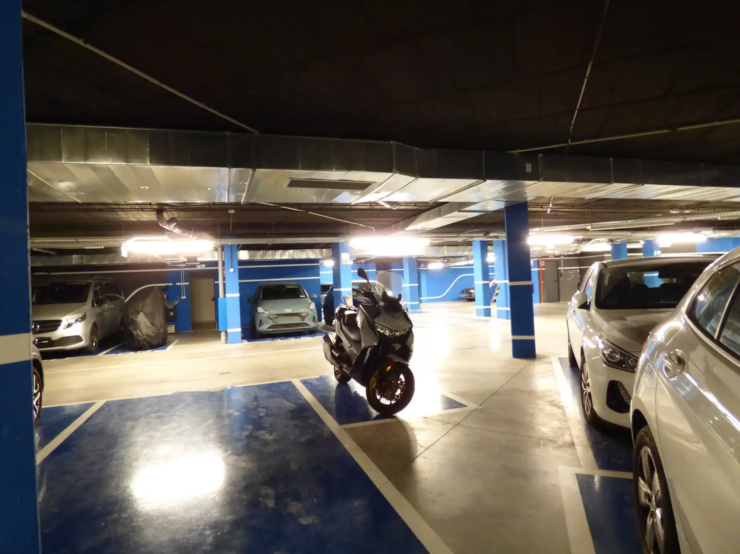 Parkplatz von Garage zum Verkauf in Madrid