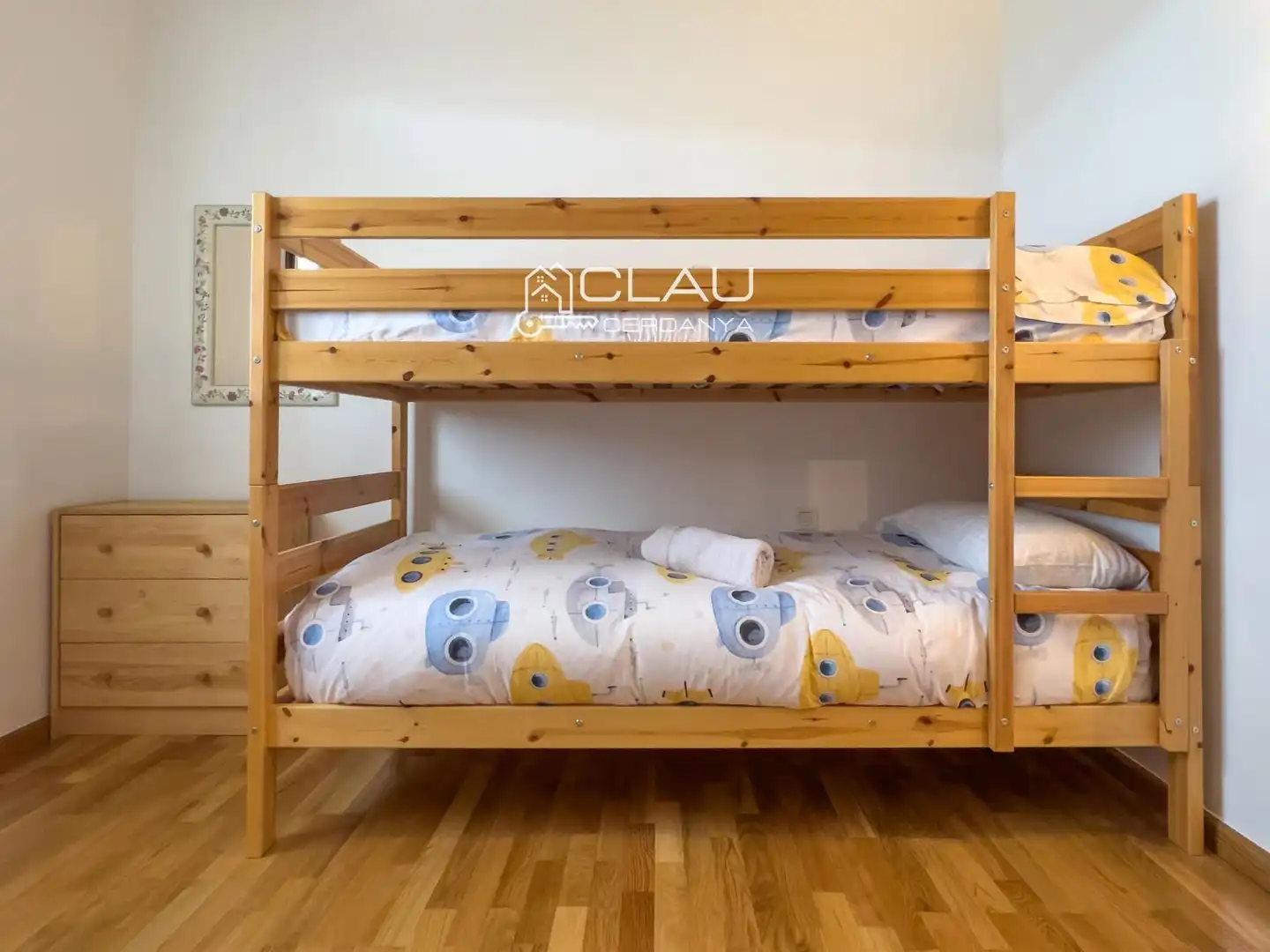 Bedroom of Detached homes for rent in Osséja  with Heating, Private garden and Parquet flooring