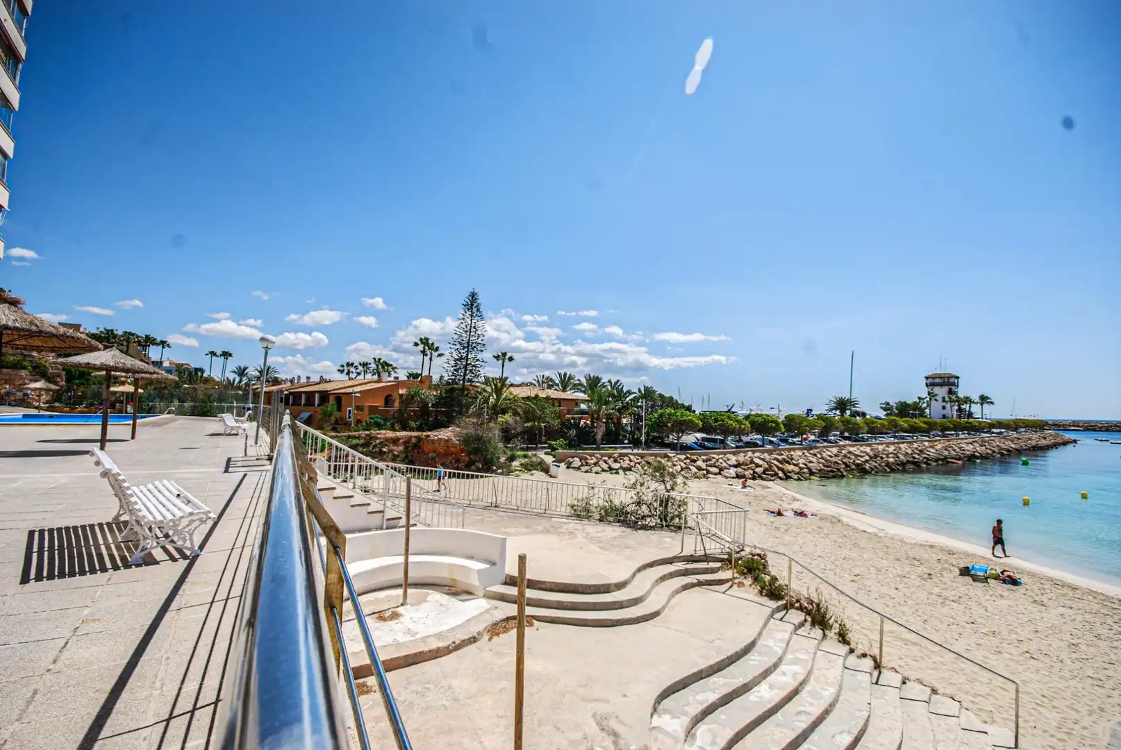 Vista exterior de Apartament de lloguer en Calvià amb Terrassa i Piscina comunitària