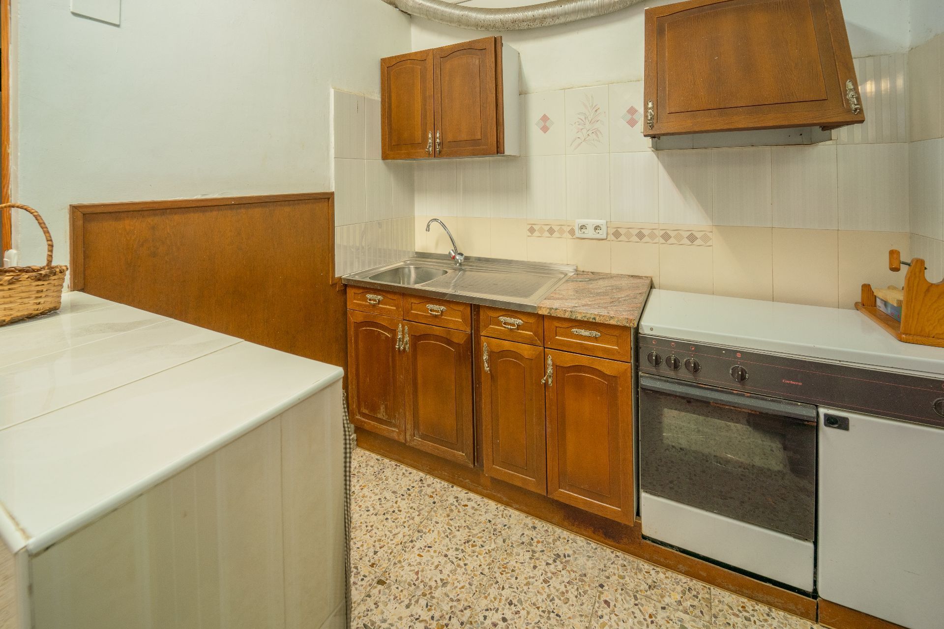 Cocina de Local en venta en Puente la Reina / Gares