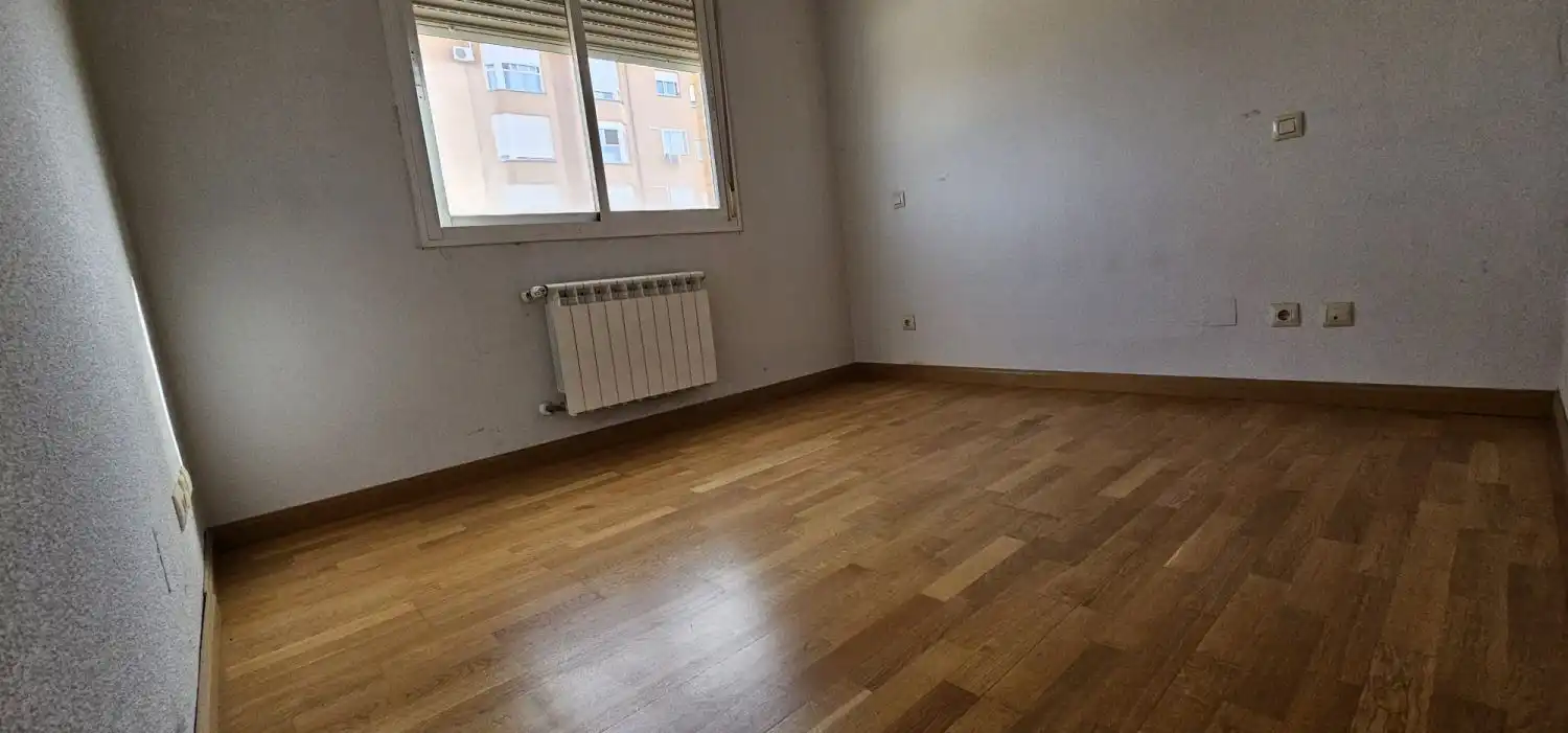 Dormitori de Pis en venda en Valdemoro amb Aire condicionat, Terrassa i Traster