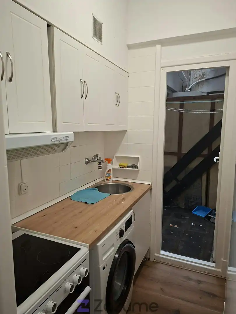 Cocina de Apartamento de alquiler en Hernani con Horno, Lavadora y Microondas