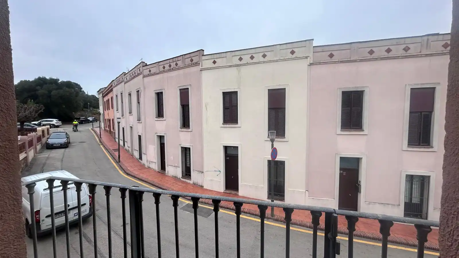 Vista exterior de Casa o xalet en venda en Santa Coloma de Cervelló amb Terrassa i Balcó