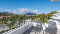 Terrassa de Apartament en venda en Estepona amb Aire condicionat, Calefacció i Piscina