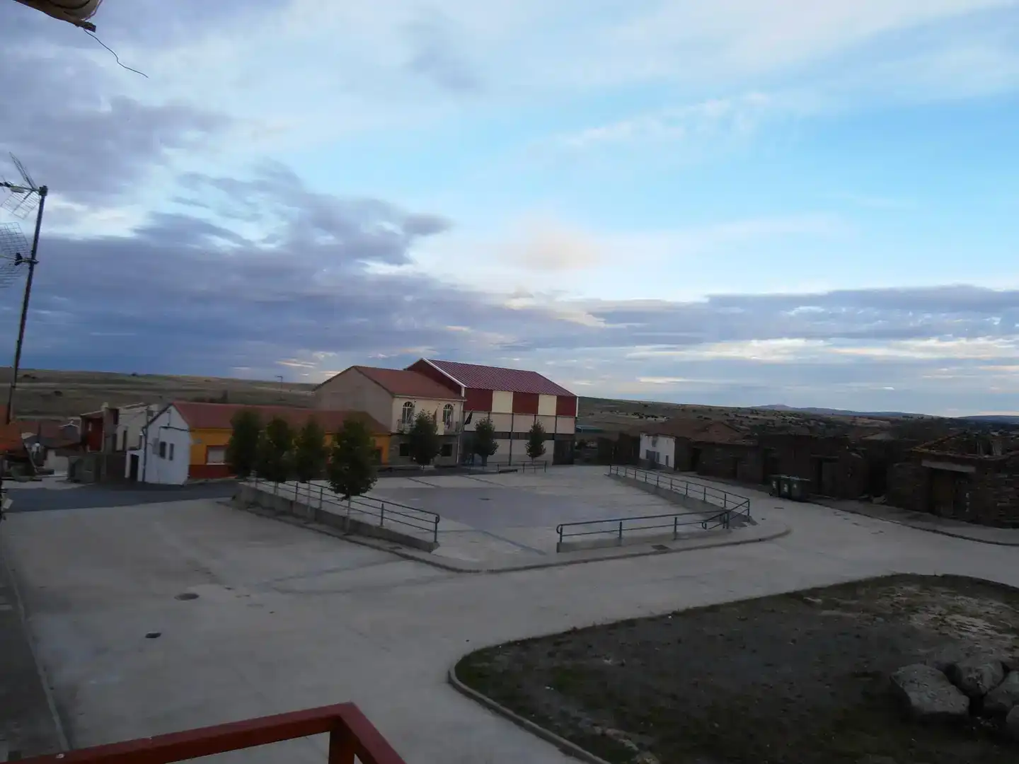 Vista exterior de Casa adosada en venta en Diego del Carpio