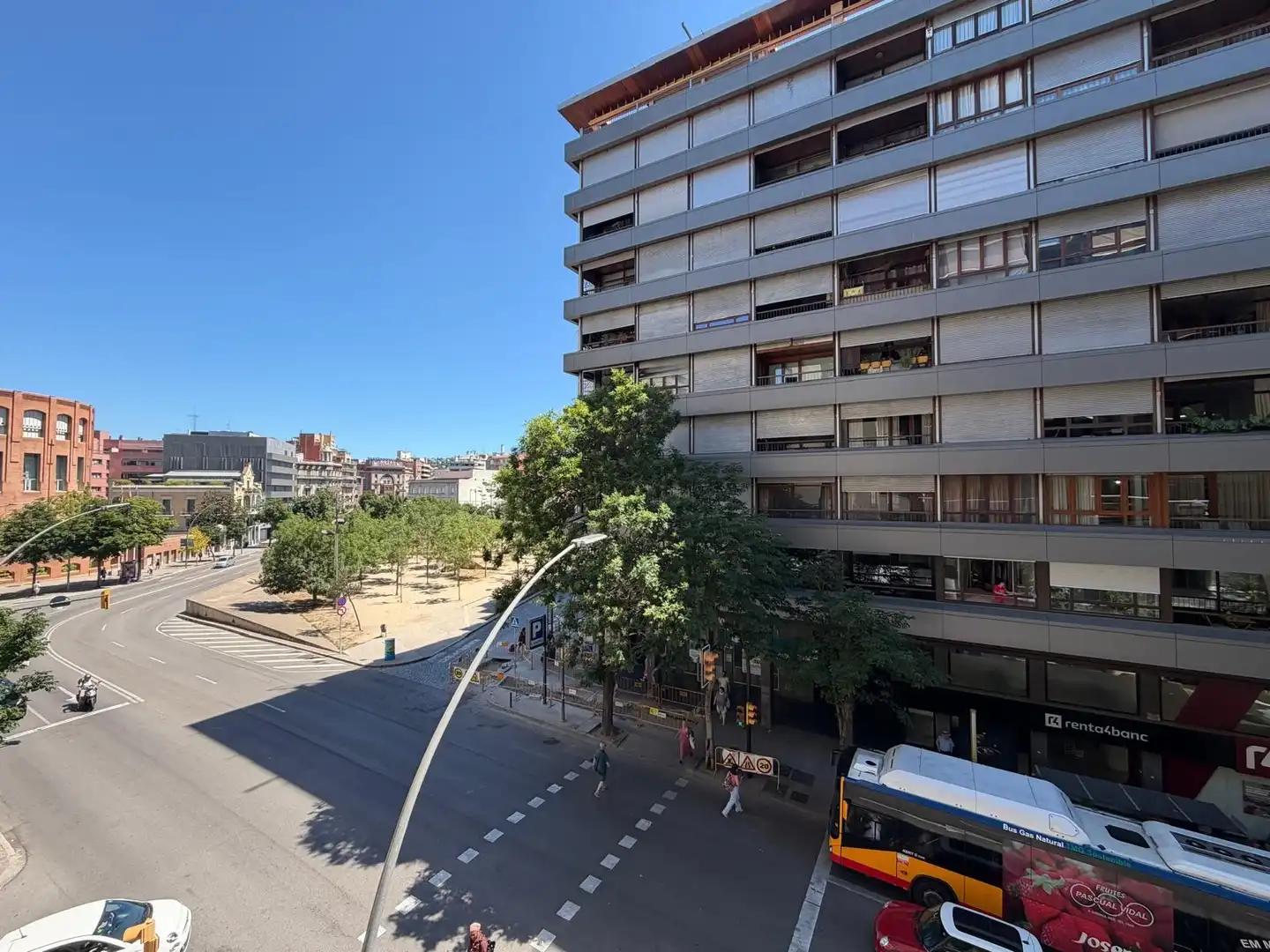 Exterior view of Office for rent in Girona  with Air Conditioner and Heating