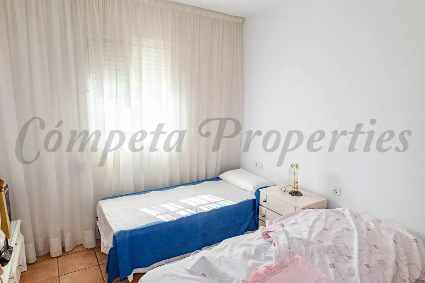 Dormitori de Casa o xalet en venda en Canillas de Albaida amb Jardí privat, Terrassa i Traster