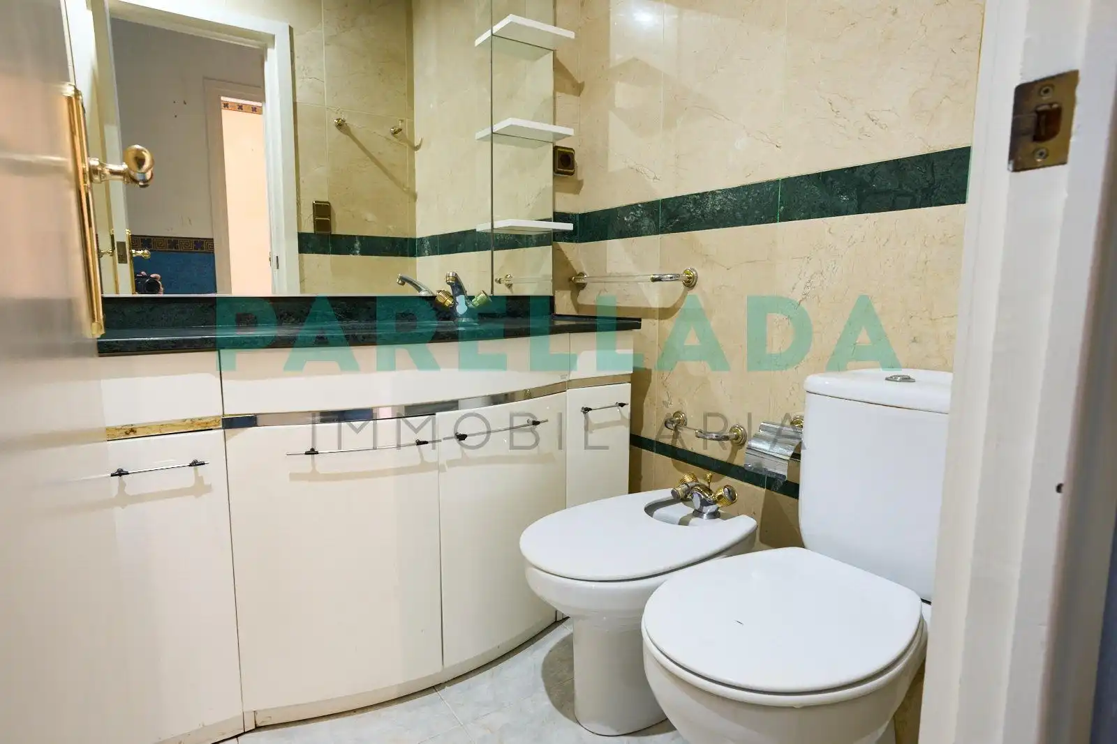 Bathroom of Flat for sale in Badalona  with Air Conditioner and Balcony
