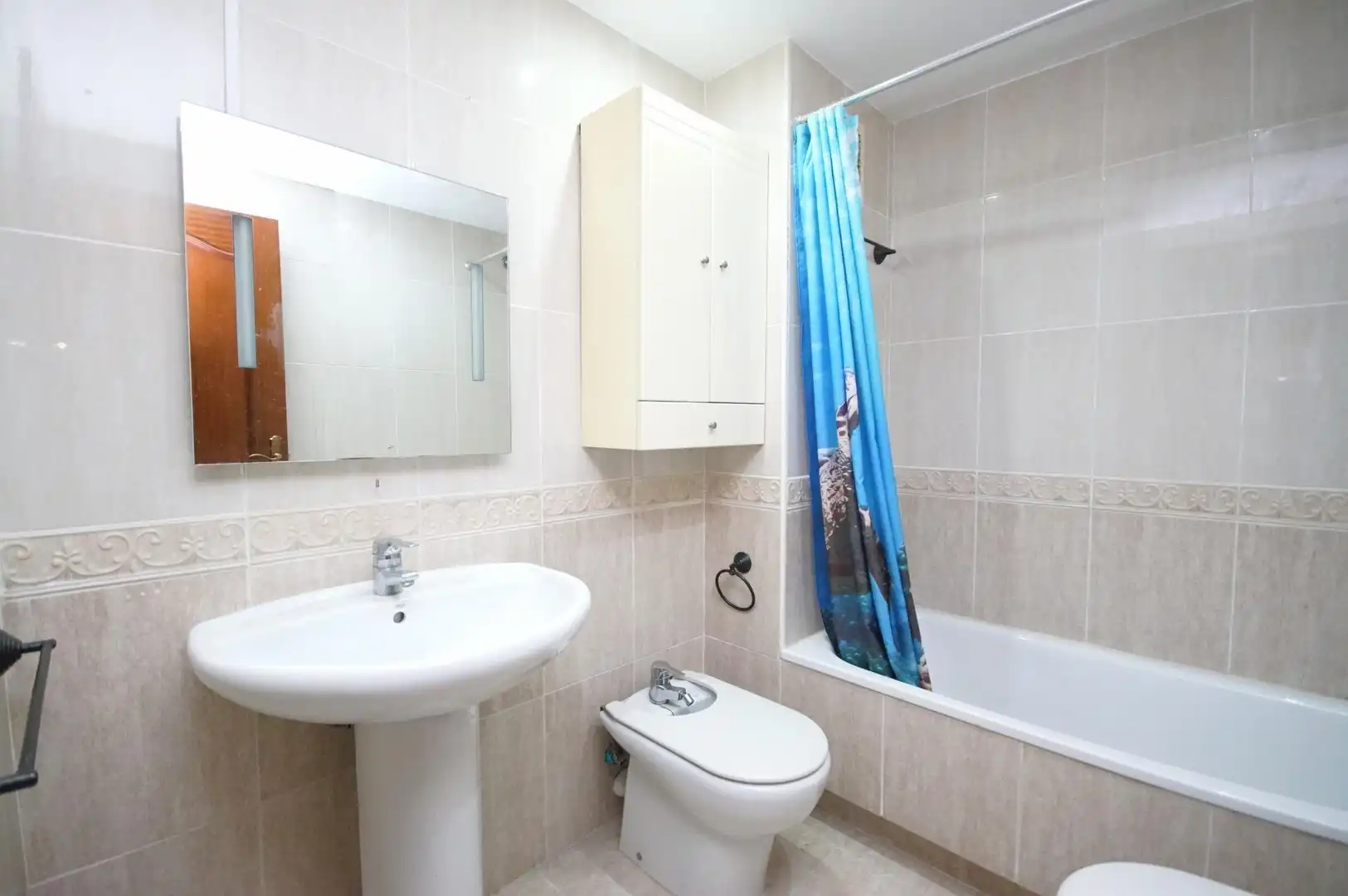 Bathroom of Flat for sale in L'Hospitalet de Llobregat  with Heating and Terrace