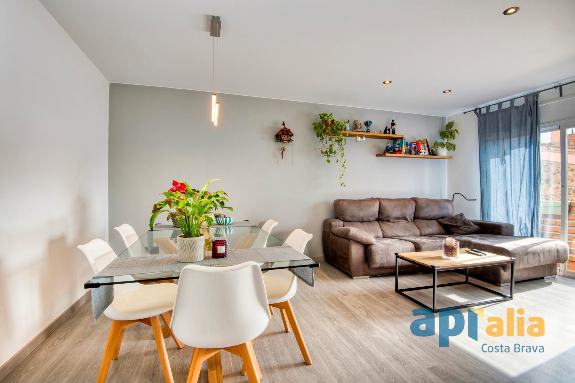 Living room of Flat for sale in Calonge i Sant Antoni  with Air Conditioner, Heating and Oven