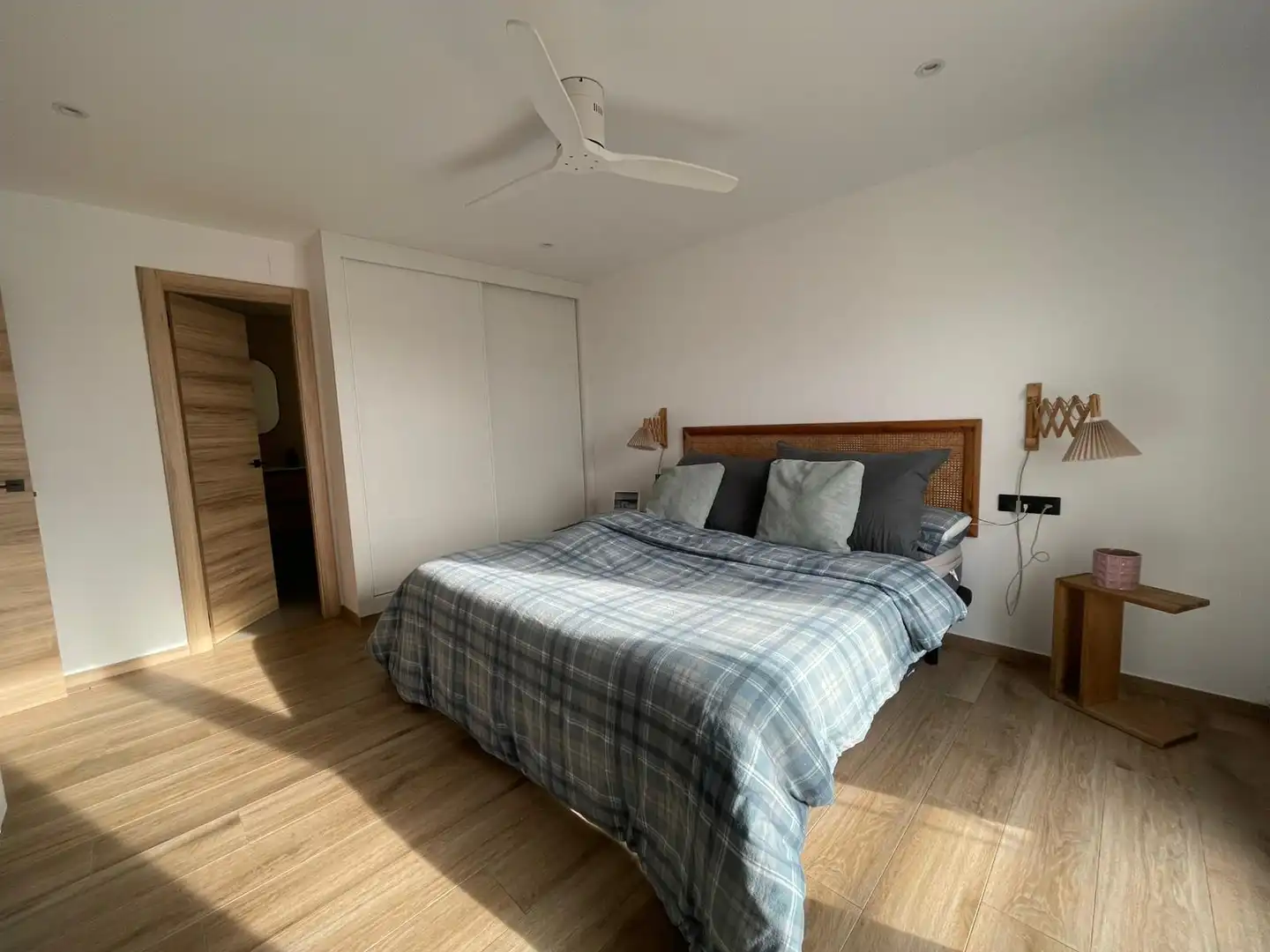 Schlafzimmer von Wohnung zum Verkauf in Onil mit Klimaanlage, Heizung und Balkon