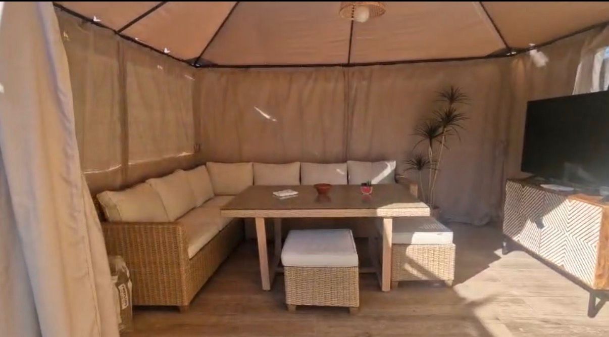 Terrasse von Einfamilien-Reihenhaus miete in Bellreguard mit Klimaanlage, Möbliert und Ofen