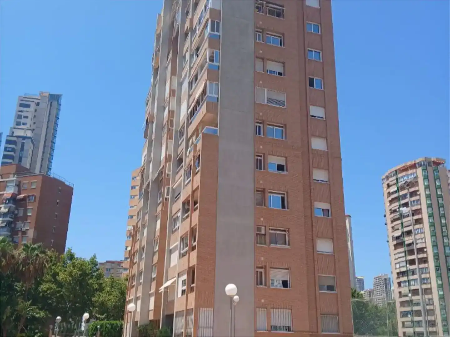 Vista exterior de Pis en venda en Benidorm amb Aire condicionat