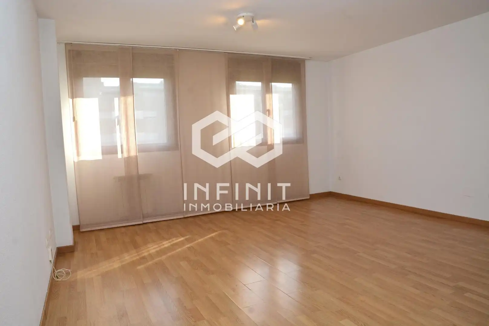Sala de estar de Piso en venta en Guadalajara con Calefacción, Terraza y Trastero