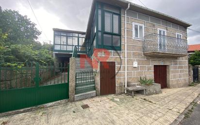 Exterior view of House or chalet for sale in A Merca  