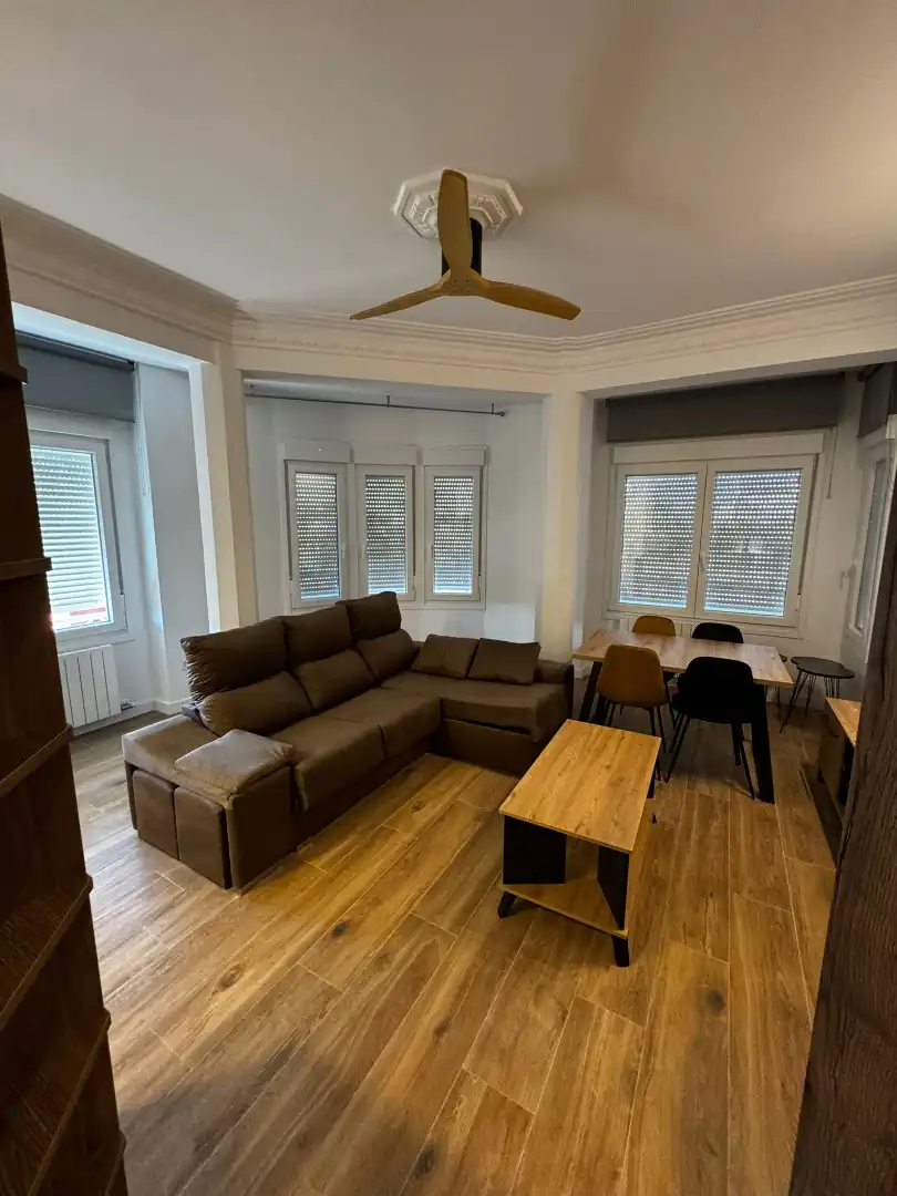 Living room of Flat for rent in Zaragoza  with Heating, Furnished and Oven
