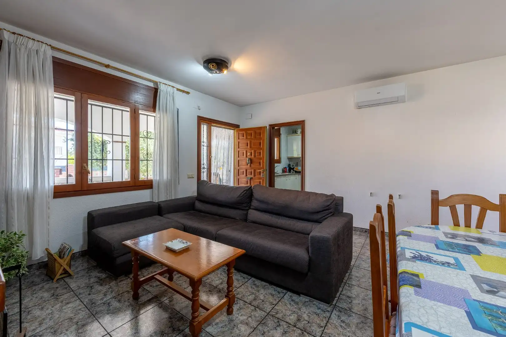 Living room of Houses for sale in El Vendrell  with Air Conditioner, Heating and Private garden
