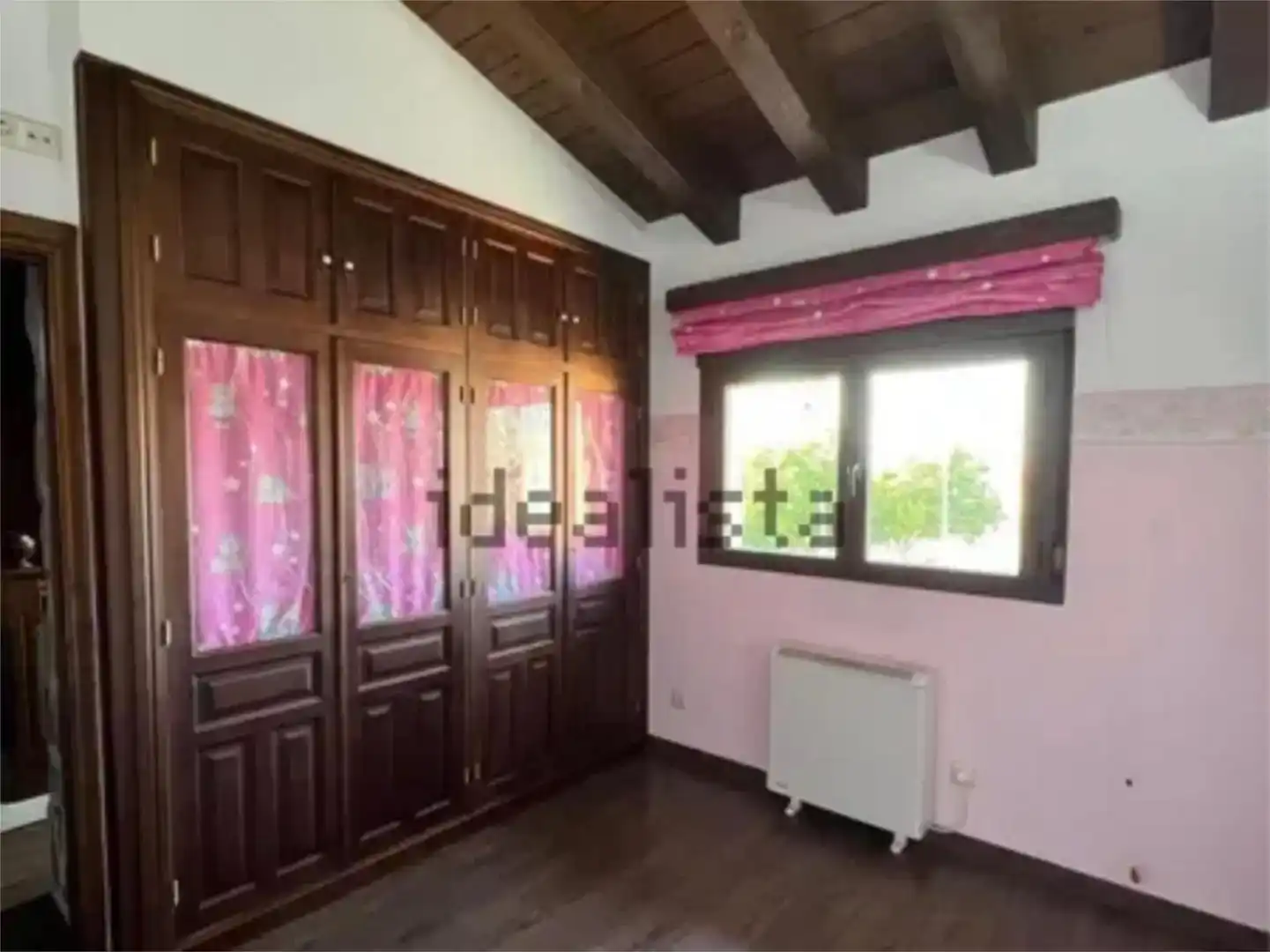 Dormitori de Casa o xalet en venda en Martín Muñoz de la Dehesa amb Aire condicionat, Jardí privat i Parquet