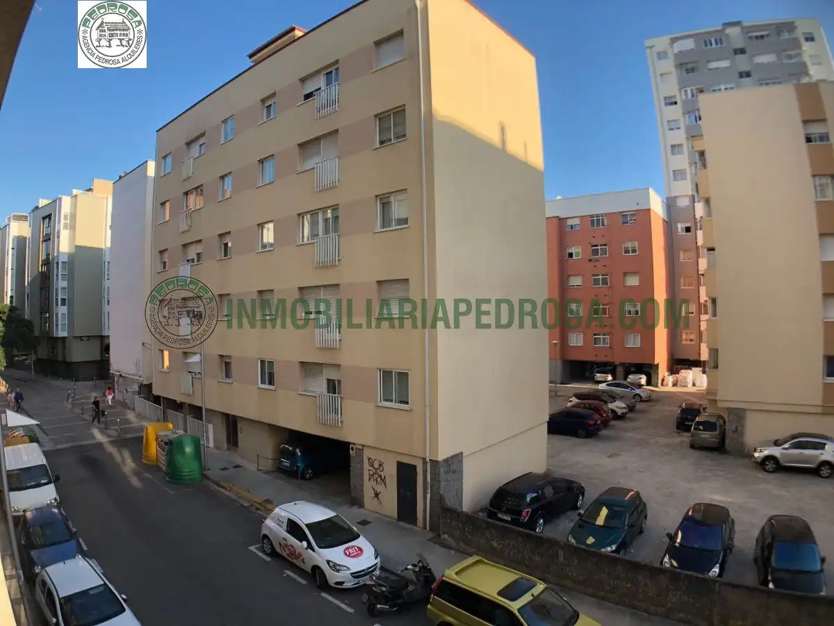 Study for rent in Calle cruz bermella (da), Zona de Plaza de Barcelos