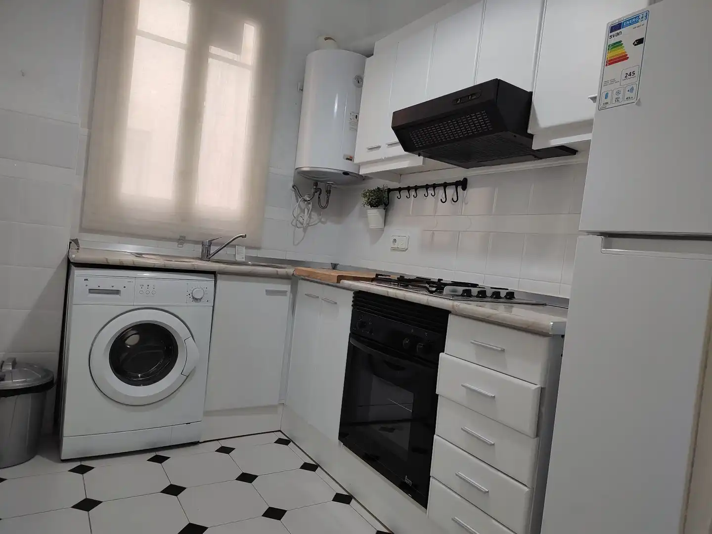 Cocina de Piso de alquiler en Valencia con Aire acondicionado, Calefacción y Amueblado