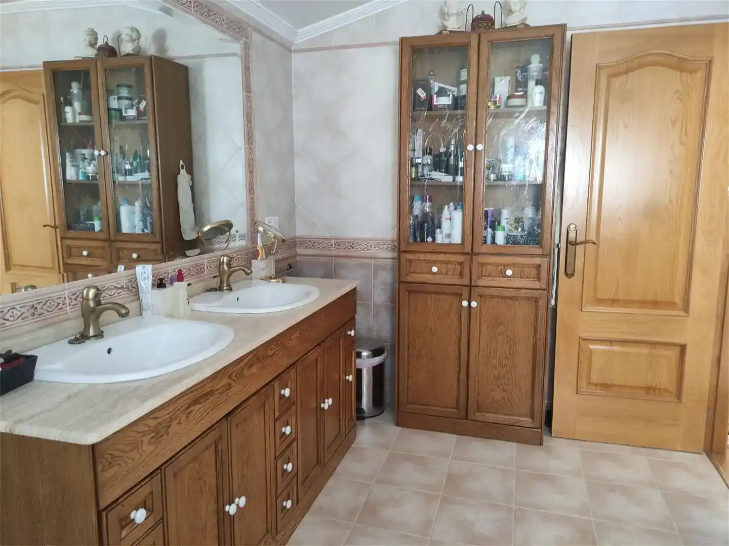 Bany de Casa o xalet en venda en Yecla amb Aire condicionat, Jardí privat i Parquet